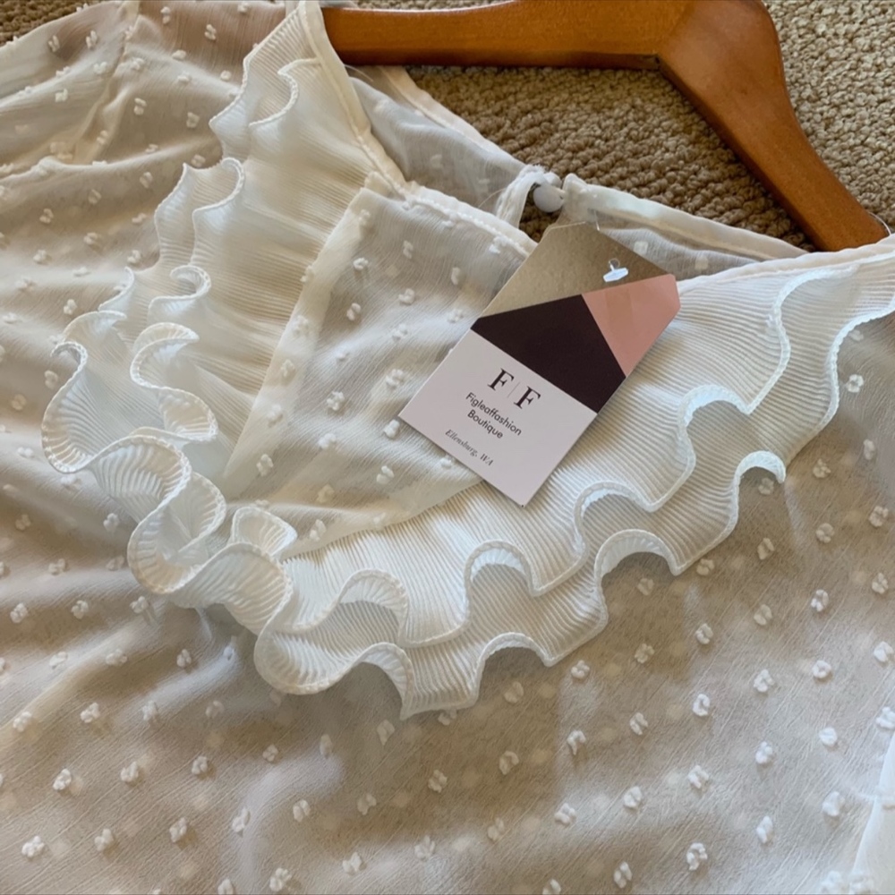 HOST PICK😀😀😀😀Ruffled Front White Shirt - Picture 3 of 6